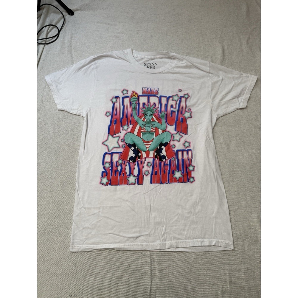 Sexy Red Make America Sexy Again graphic T-Shirt size Medium